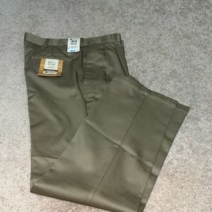 Man haggar dress pants